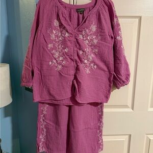 100% cotton gauze Magenta Embroidered Two-Piece Cotton Set
